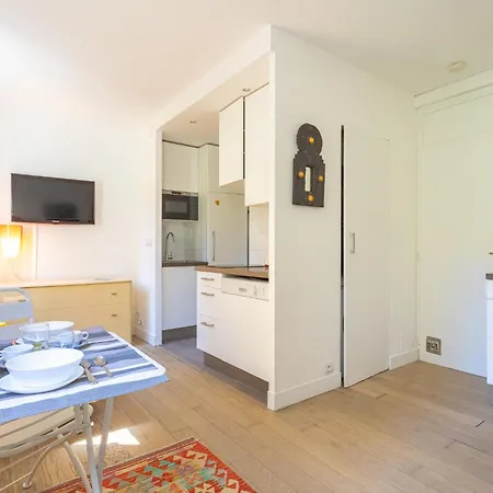 Studio Paris By Interhome アパート