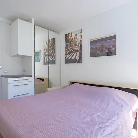 Studio Paris By Interhome